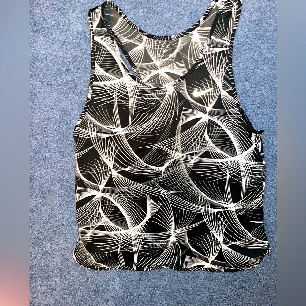 Brand new Nike Women’s Tank- size XS- **NEVER WORN**